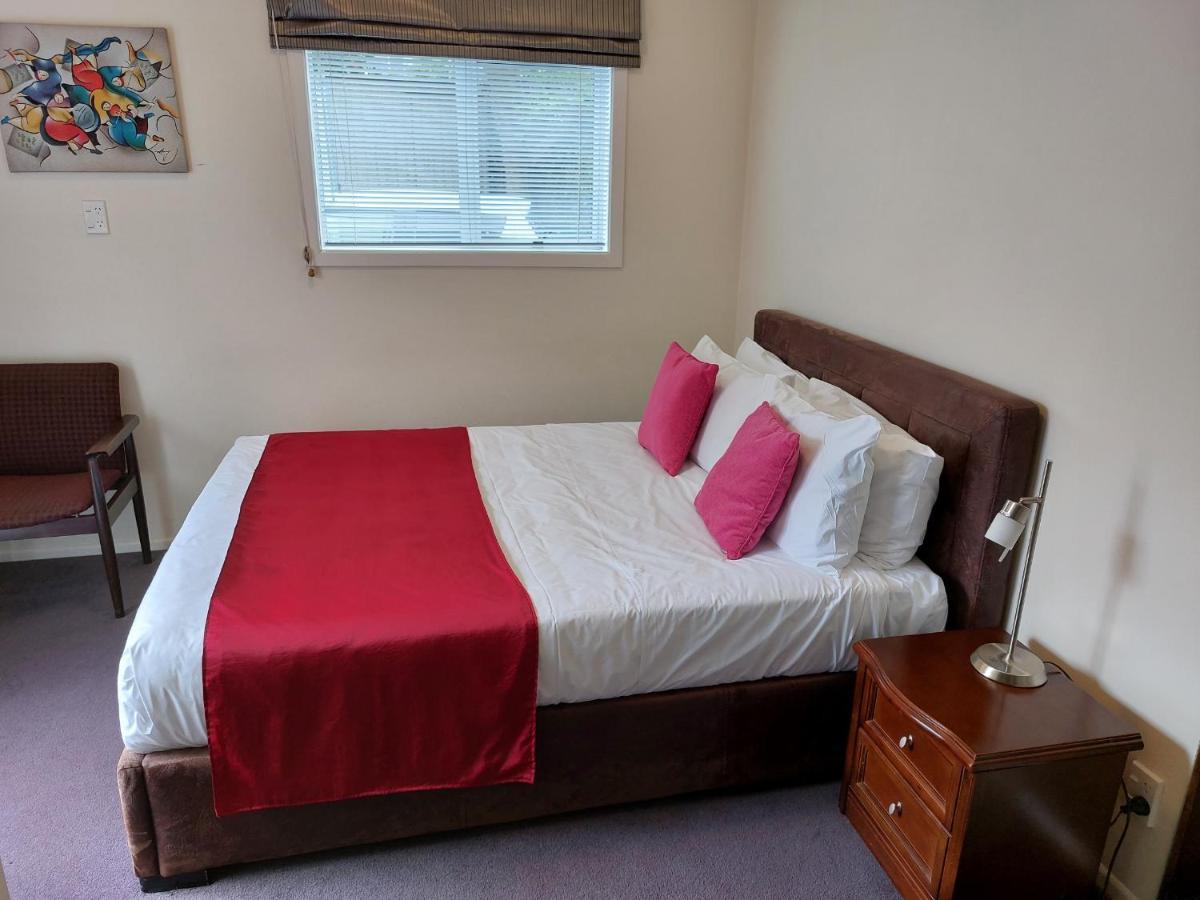 At Eden Park Motel Окленд Экстерьер фото